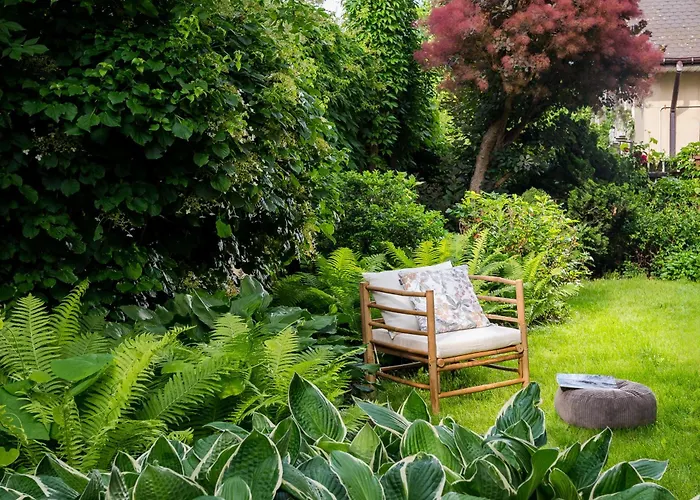 Сasa de vacaciones Warm & Cosy 2-store 3-br House With Fireplace, Living Room, Garden, Terrace, Balcony & Parking 30 Minutes From Centre *