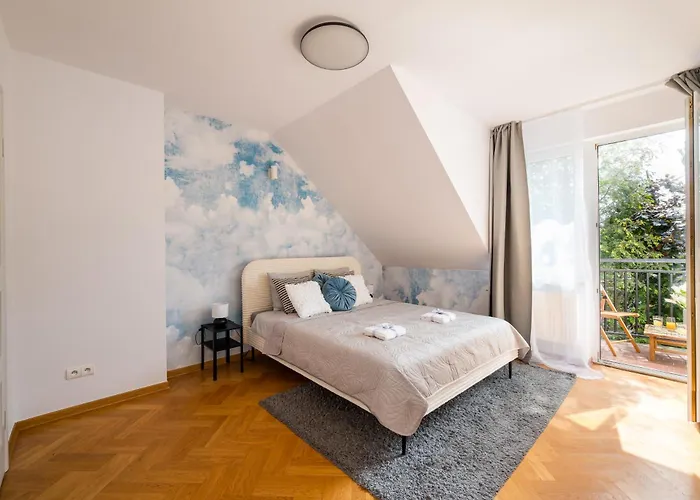 Warm & Cosy 2-store 3-br House With Fireplace, Living Room, Garden, Terrace, Balcony & Parking 30 Minutes From Centre Сasa de vacaciones *