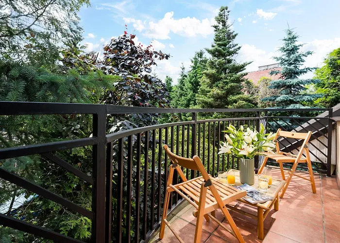 Warm & Cosy 2-store 3-br House With Fireplace, Living Room, Garden, Terrace, Balcony & Parking 30 Minutes From Centre Varsovia