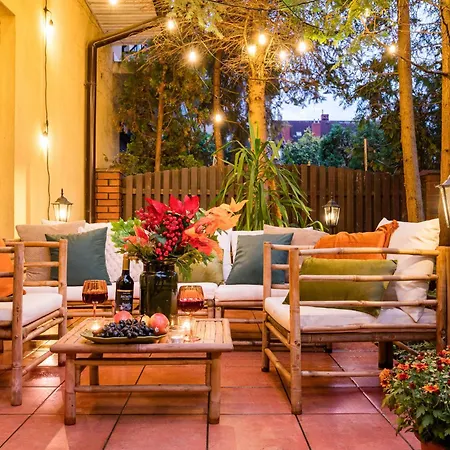 Warm & Cosy 2-store 3-br House With Fireplace, Living Room, Garden, Terrace, Balcony & Parking 30 Minutes From Centre Hébergement de vacances