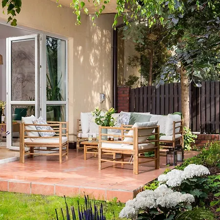 Beautiful 2-store 3-br House With Living Room, Garden, Terrace, Balcony & Parking 30 Minutes From Centre