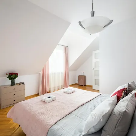Beautiful 2-store 3-br House With Living Room, Garden, Terrace, Balcony & Parking 30 Minutes From Centre