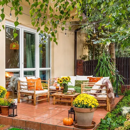 Warm & Cosy 2-store 3-br House With Fireplace, Living Room, Garden, Terrace, Balcony & Parking 30 Minutes From Centre * Varşova