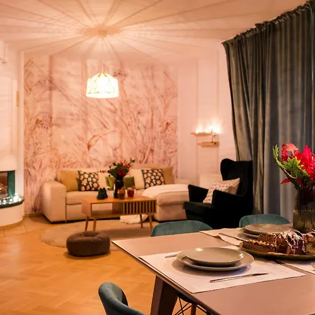 Nyaraló Warm & Cosy 2-store 3-br House With Fireplace, Living Room, Garden, Terrace, Balcony & Parking 30 Minutes From Centre