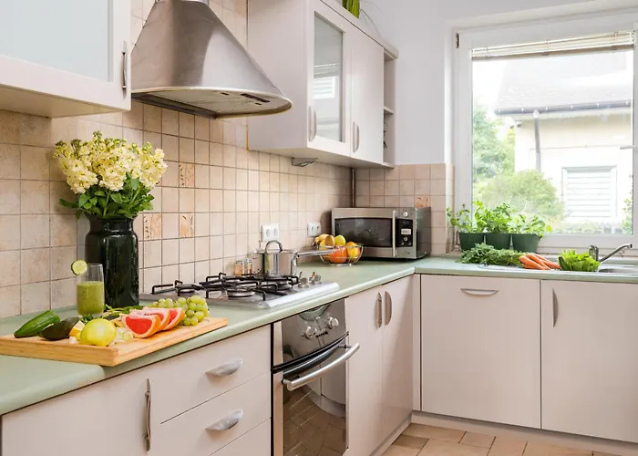 Warm & Cosy 2-store 3-br House With Fireplace, Living Room, Garden, Terrace, Balcony & Parking 30 Minutes From Centre Vakantiehuis