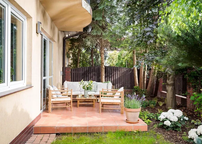 Warm & Cosy 2-store 3-br House With Fireplace, Living Room, Garden, Terrace, Balcony & Parking 30 Minutes From Centre Warschau