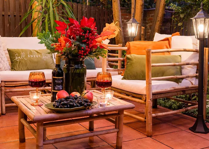 Vakantiehuis Warm & Cosy 2-store 3-br House With Fireplace, Living Room, Garden, Terrace, Balcony & Parking 30 Minutes From Centre