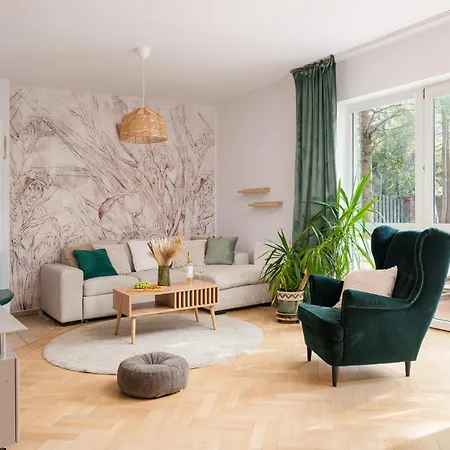 Warm & Cosy 2-store 3-br House With Fireplace, Living Room, Garden, Terrace, Balcony & Parking 30 Minutes From Centre * Varšava