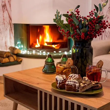 Warm & Cosy 2-store 3-br House With Fireplace, Living Room, Garden, Terrace, Balcony & Parking 30 Minutes From Centre 华沙