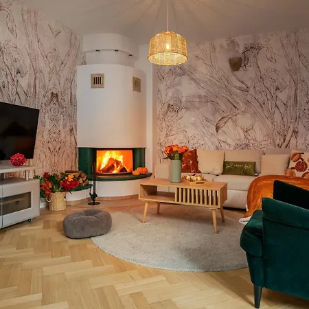 Warm & Cosy 2-store 3-br House With Fireplace, Living Room, Garden, Terrace, Balcony & Parking 30 Minutes From Centre 度假居 华沙